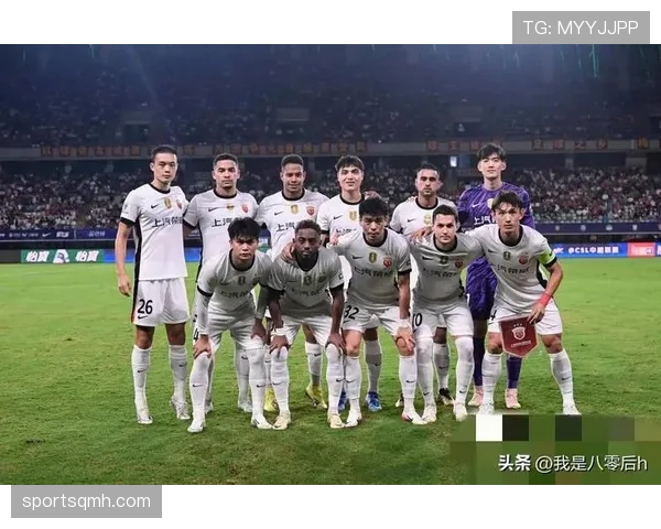 上海海港状态起伏,近期比赛防守问题显现,联赛排名面临考验 上海海港状态起伏,近期比赛防守问题显现,联赛排名面临考验