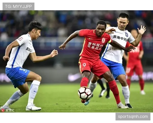 撕开防线的高位直塞，诺伊尔近期较上季更像后场指挥